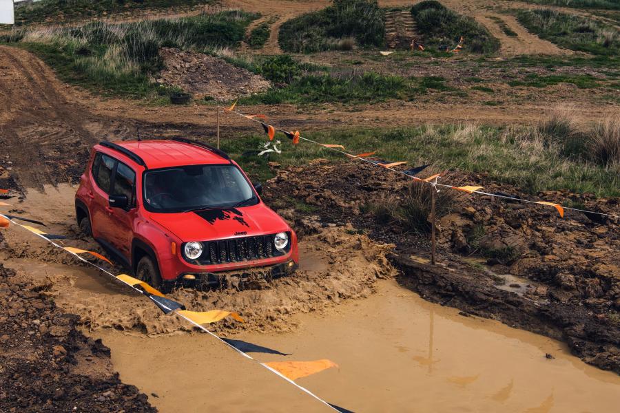  Jeep Renegade Tough Mudder 2017 года  (UK) (фото 3 из 6)